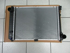 Petit radiateur d'eau avec vase séparé - 320.00 HT