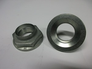 Ecrou moyeu AV - 32.80 HT