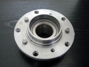 Moyeu de roue AV avec roulement AV - 249.65 HT