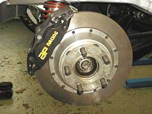 Kit frein AR complet avec disques (312 Lisses), bols et fixations, étriers AP 4 pistons, jeu de plaquettes