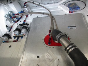 Kit complet réservoir alimentation d'essence dans la roue de secours (sur demande)