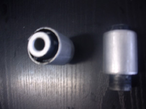 Silentblocs Inférieurs de bras AR - 35.95 HT