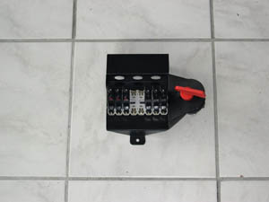 Kit 8 disjoncteurs à déclanchement
(10A, 15A ou 25A) + 4 supports disjoncteurs et 1 support Alu - 559.36 HT